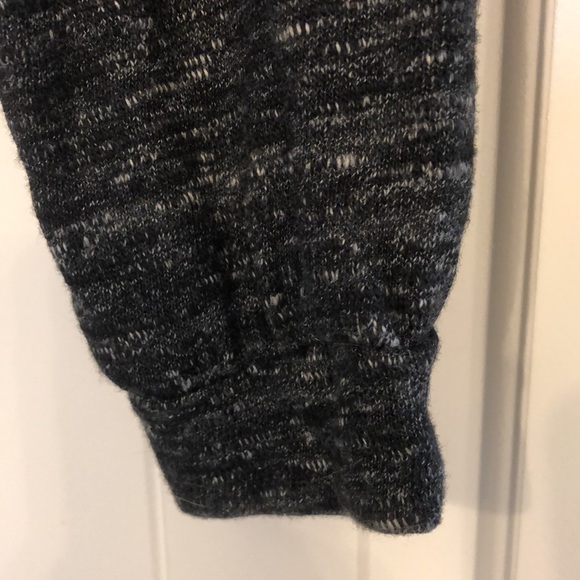 Old Navy Crop Top Girlsβ XL 14/16 Black Gray Speckled Long Sleeve Ruffled NWT - Picture 5 of 9